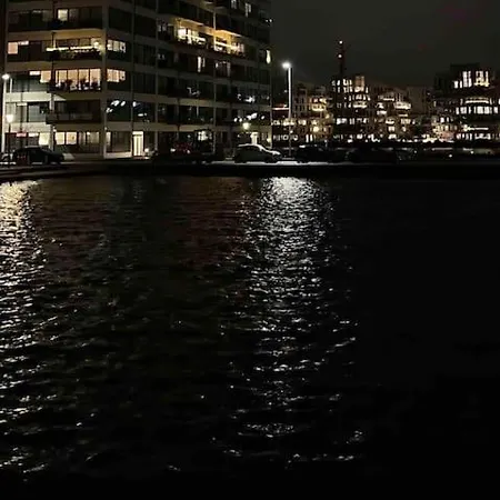 Luxury By The شقة *